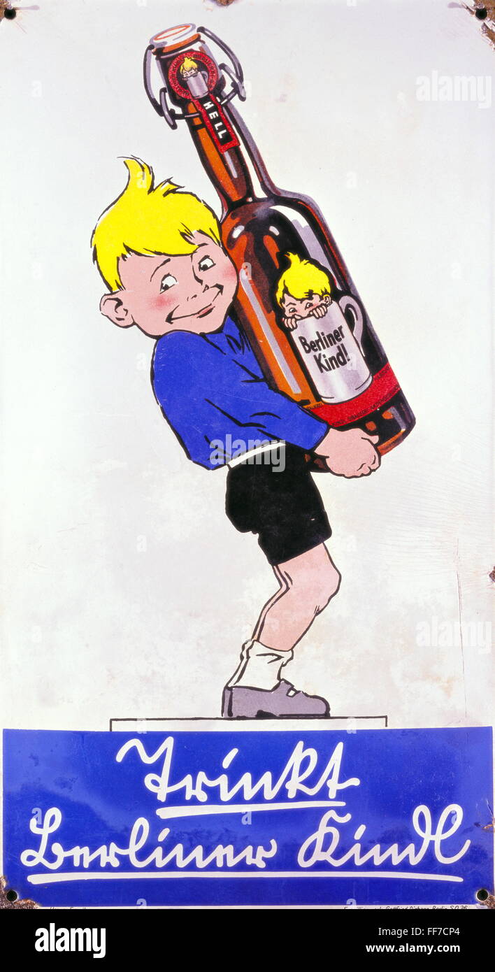 publicidad, bebidas, cerveza, esmalte signo publicitario 'trinkt Berliner Kindl' (bebida Berliner Kindl), realizado por las obras de esmaltado Gottfried Dichanz, Berlín, Alemania, alrededor de 1915, 25 cm x 45 cm, Derechos adicionales-Clearences-no disponible Foto de stock