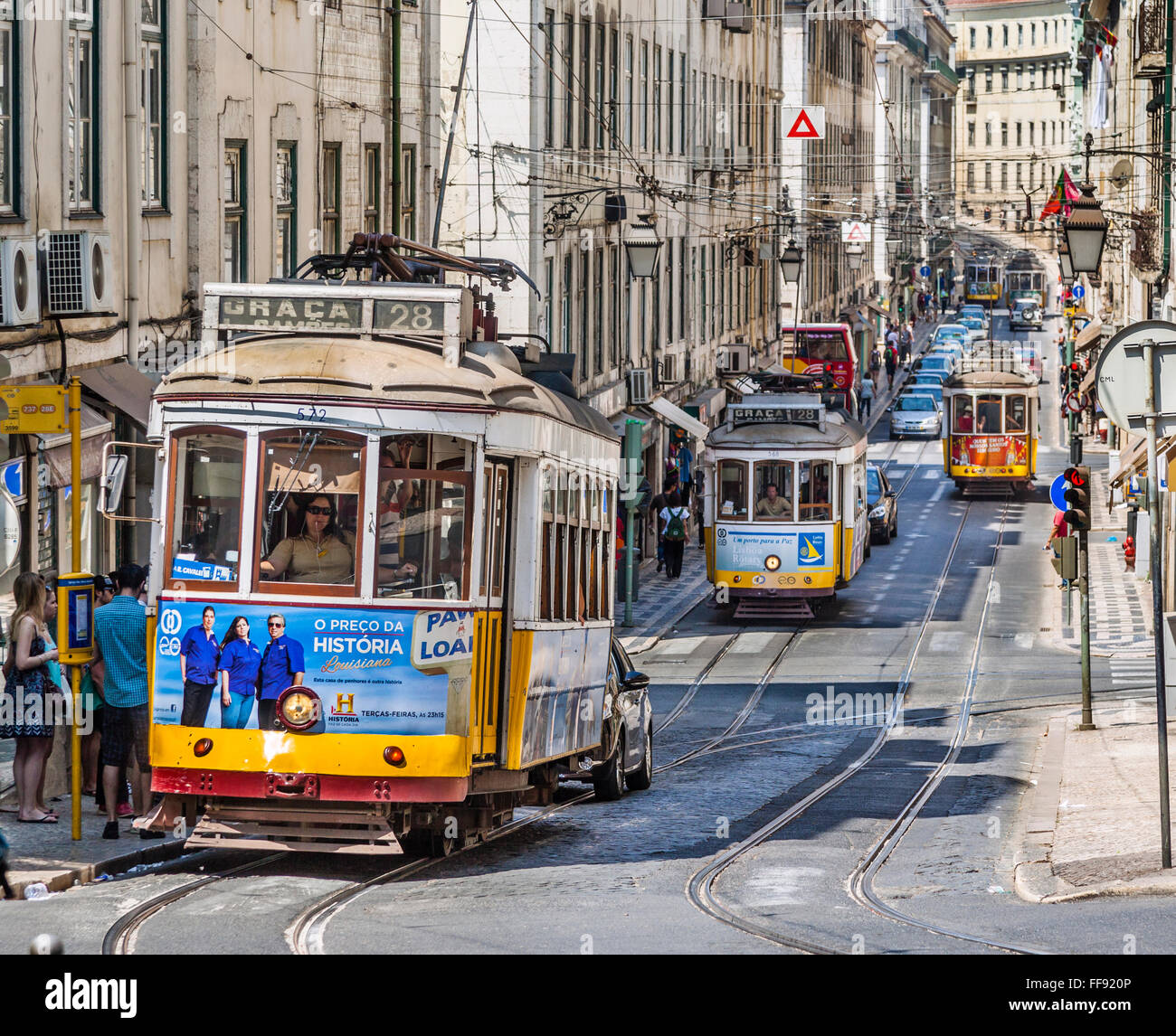 Portugal, Lisboa, Lisboa tranvias en Rua da Conceiao en el centro de Lisboa barrio de Baixa Pombalia Foto de stock