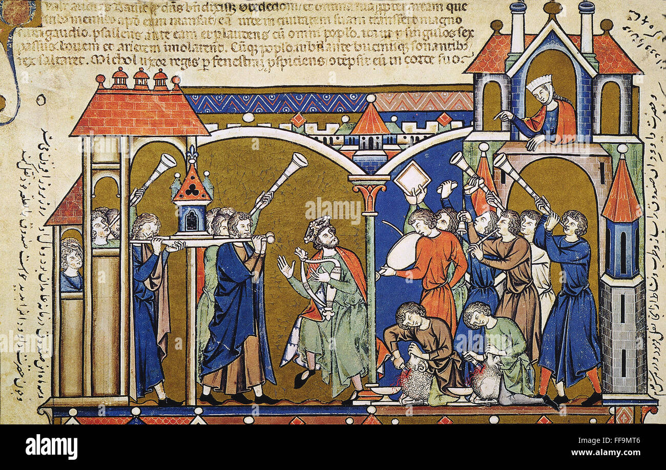 DAVID bailes antes del arca. /NDavid baila delante del arca del pacto y