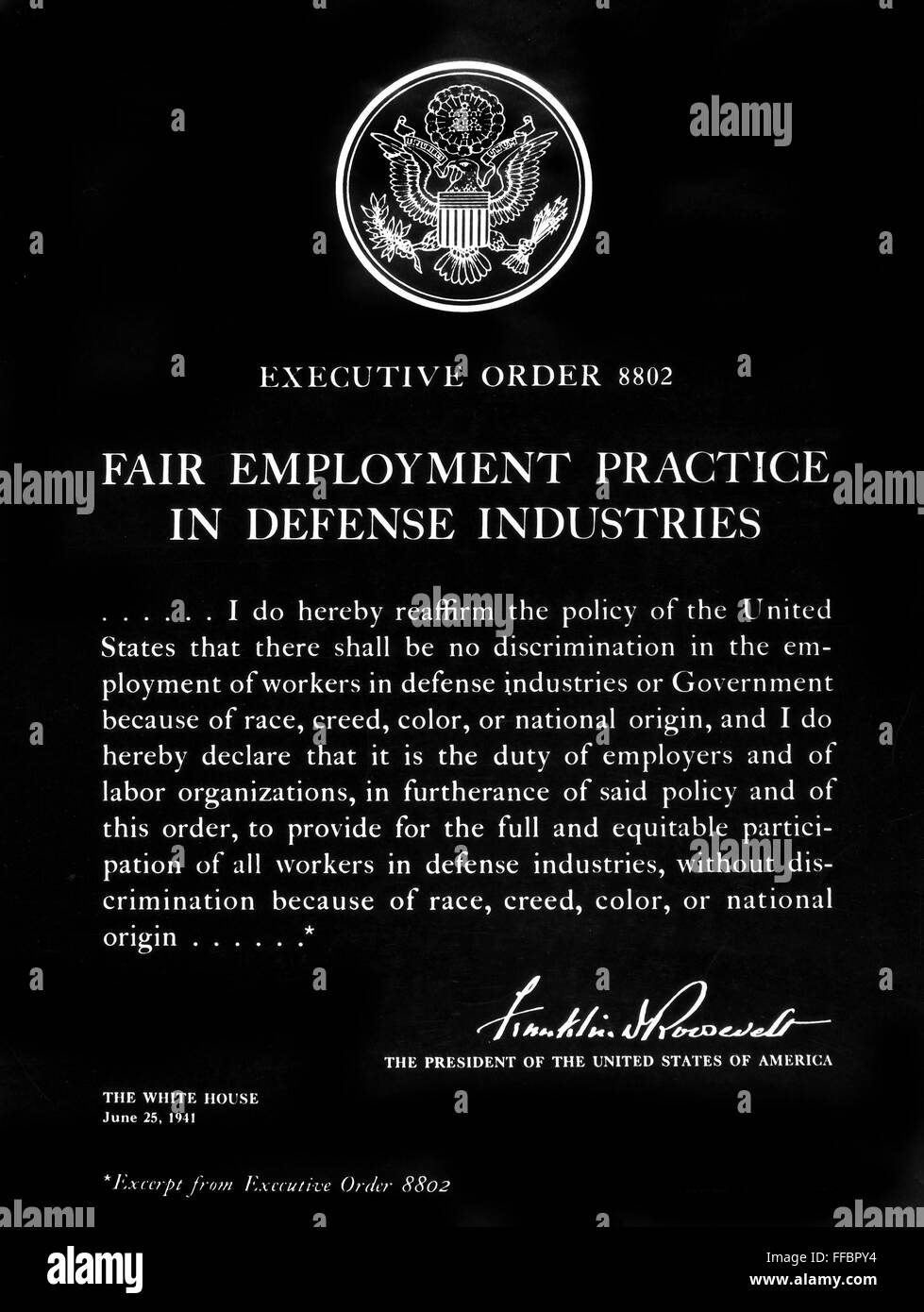 Ley de igualdad en el empleo, 1941. /NExecutive fin 8802 que prohíbe la discriminación racial en la industria de defensa nacional y en el Gobierno, firmada por el Presidente Franklin D. Roosevelt, el 25 de junio de 1941. Foto de stock