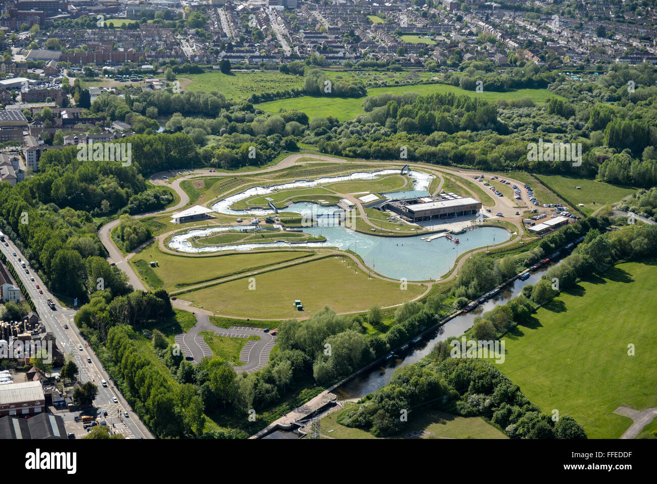 Una vista aérea del valle de Lee White Water Centre, construido para los Juegos Olímpicos de 2012 en Londres Foto de stock
