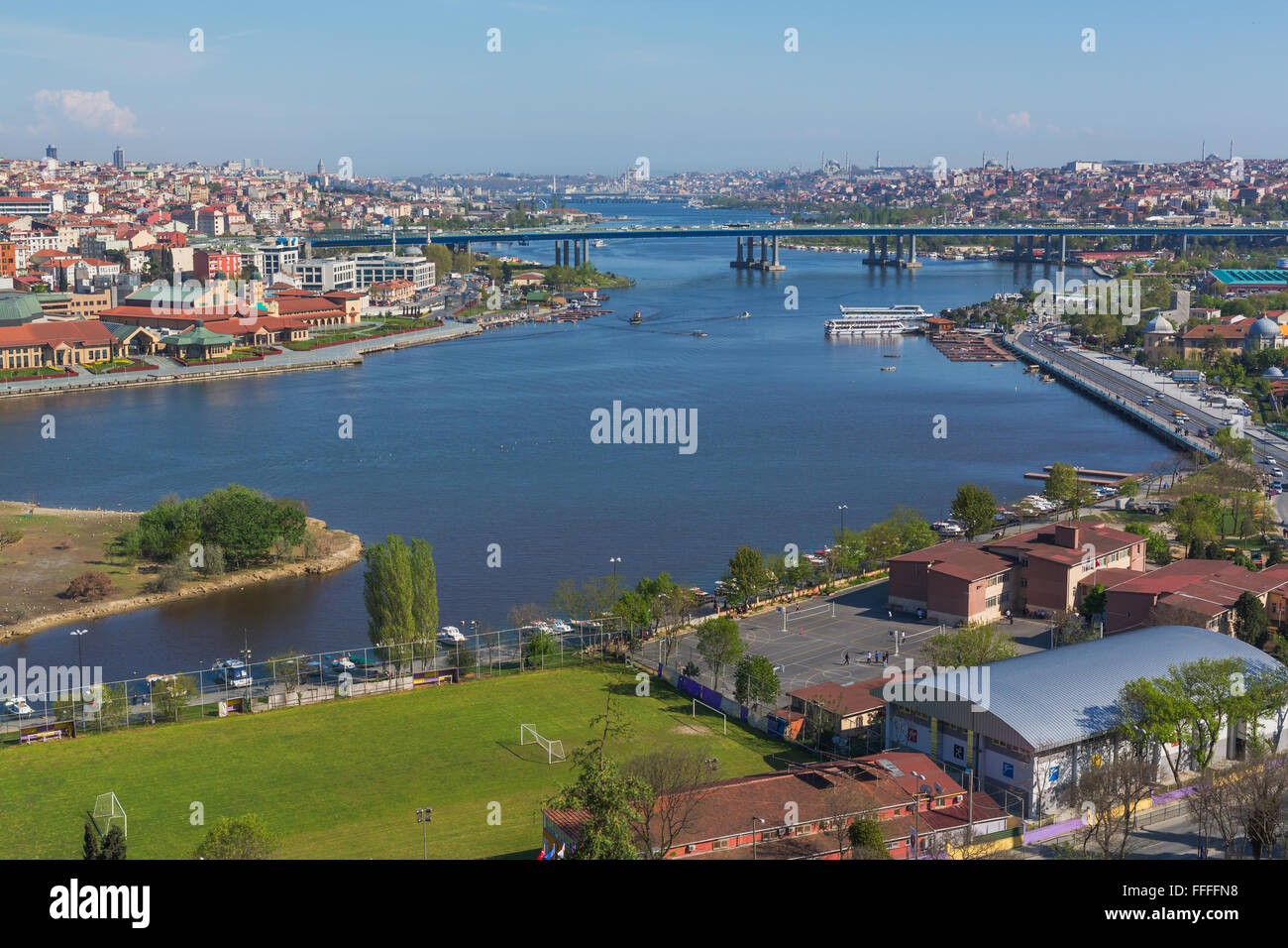 Vista Del Cuerno De Oro De Pierre Loti Cafe Eyup Estambul Turquia Fotografia De Stock Alamy