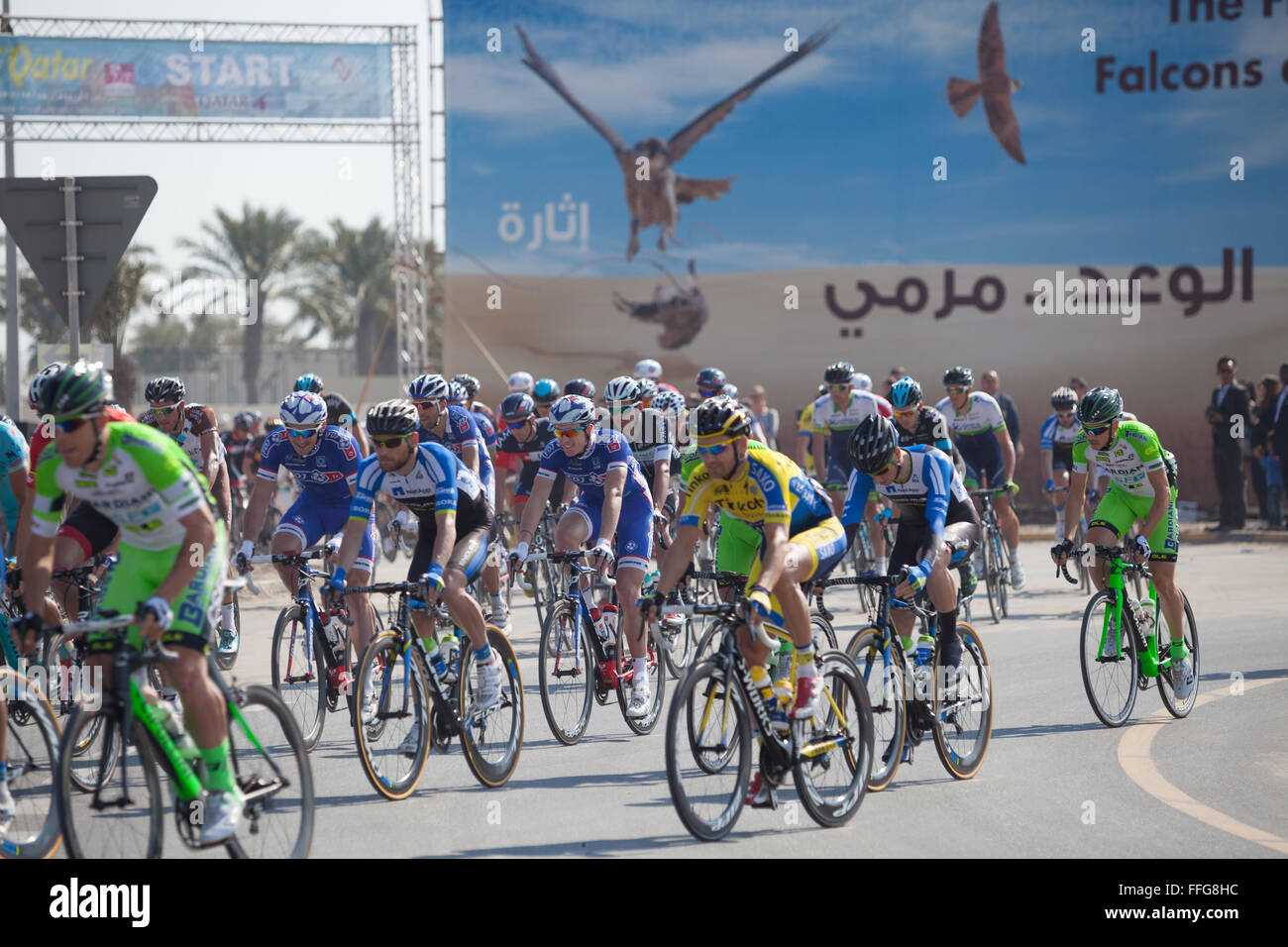 Tour de Qatar 2014. Carrera ciclista en el desierto. Carreras de bicicleta  de Oriente Medio Fotografía de stock - Alamy