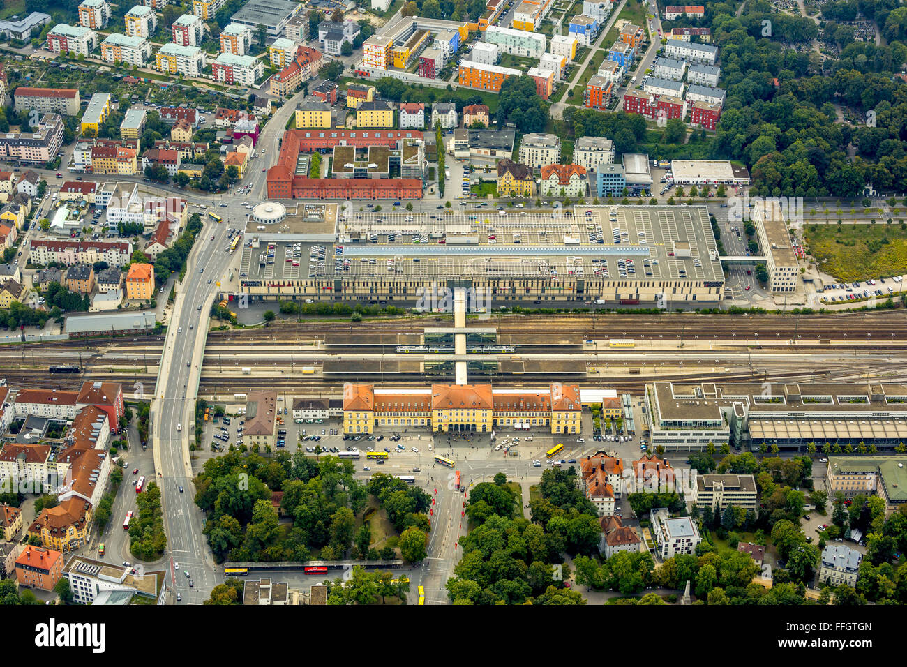 Vista aérea, Hauptbahnhof Hbf Regensburg, Regensburg, ciudad a nivel de condado de Baviera Oriental, Baviera, Alemania, Europa, antena Foto de stock