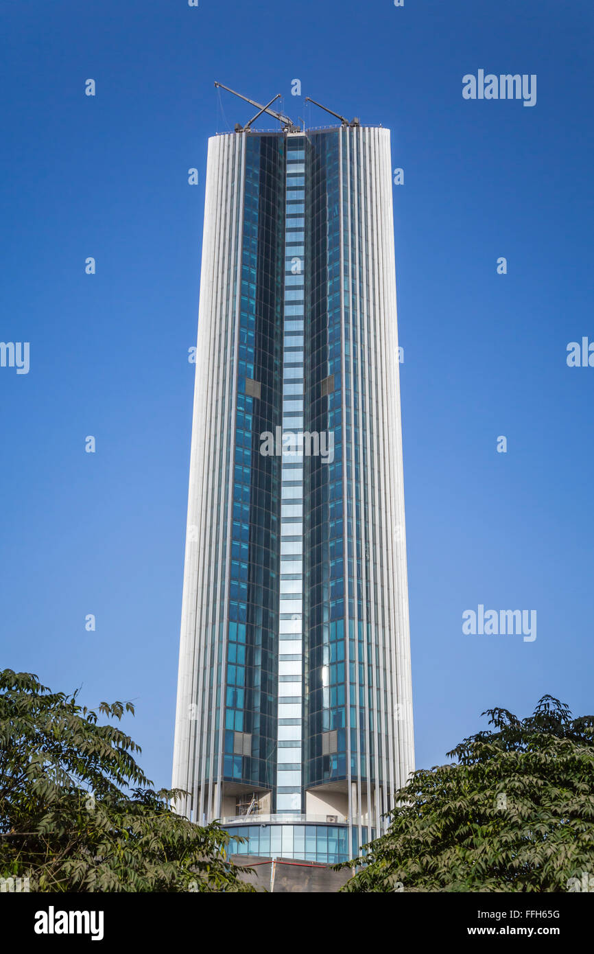 Un nuevo rascacielos Torre de oficinas en construcción en Ammán, Reino Hachemita de Jordania, Oriente Medio. Foto de stock