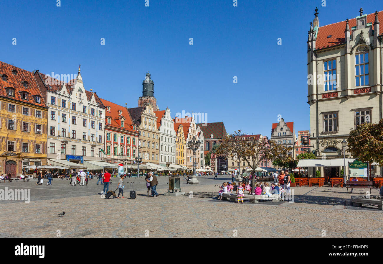 Polonia, Silesia Baja, Wroclaw (Breslau), Wroclaw empedradas plaza del mercado medieval es ahora el corazón de una zona peatonal. Foto de stock