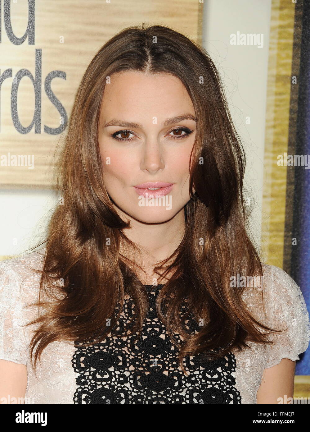 La actriz Keira Knightley asiste a los 2015 Writers Guild Awards L.A