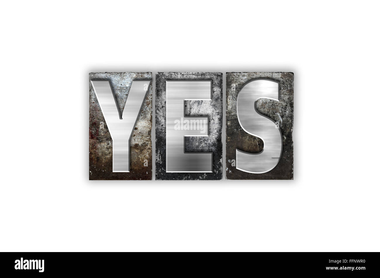 La palabra 'Yes' escrito en metal vintage tipografía aislado sobre un fondo blanco. Foto de stock