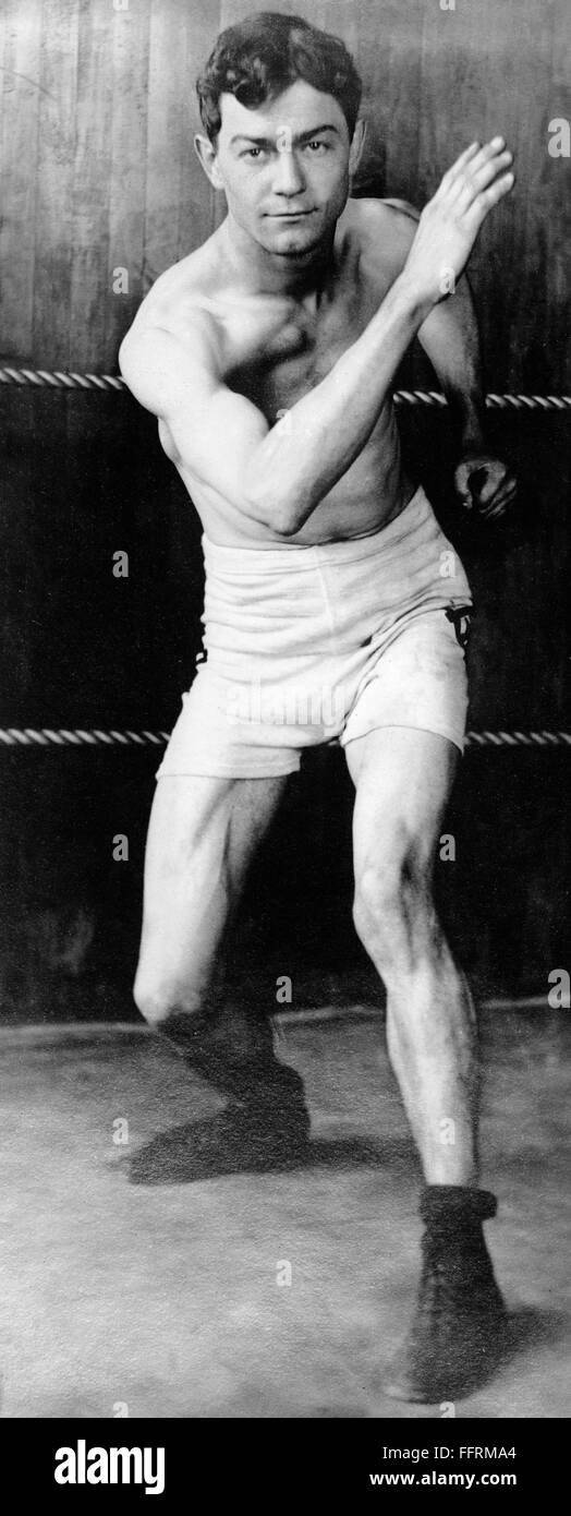 OLIVER KIRK (1884-1958). /NAmerican bantamweight, medallista de oro y pluma de boxeador. Fotografiado en las 1904 Olimpiadas del verano, celebrado en Saint Louis, Missouri. Kirk es el único boxeador en la historia olímpica que ha ganado dos medallas de oro en dos peso di Foto de stock