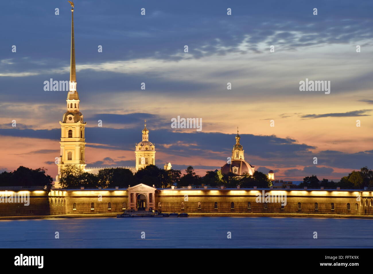 Fortaleza de San Pedro y san Pablo en San Petersburgo, Rusia Foto de stock