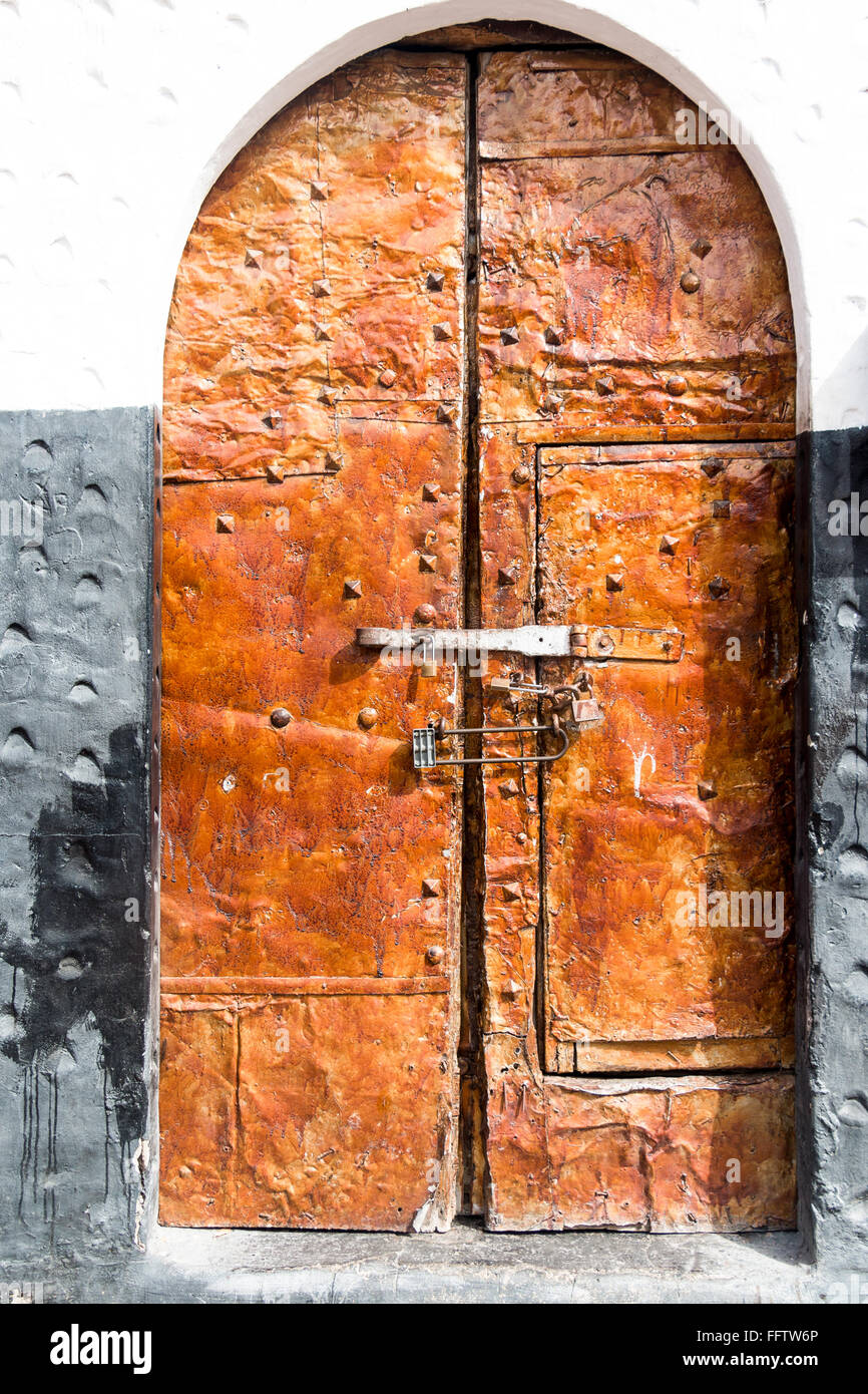 Puerta de metal oxidado Viejo Puerto de Mogán, Gran Canaria, Islas Canarias, España, Europa Foto de stock