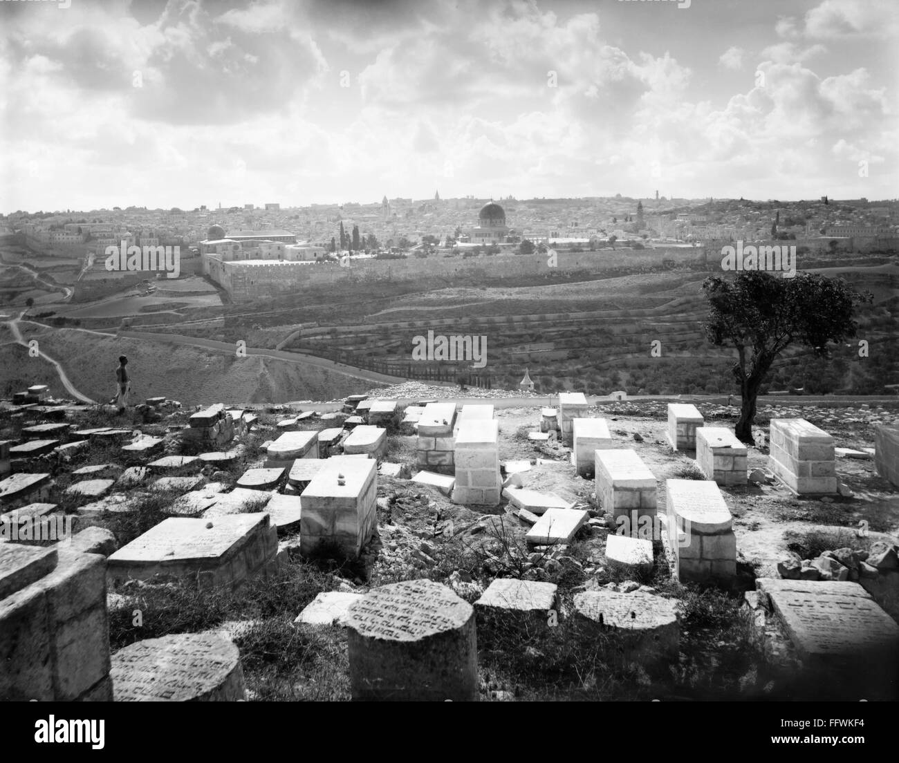 Jerusalén tumbas judías. /NJewish tumbas en una colina de Cedrón, con