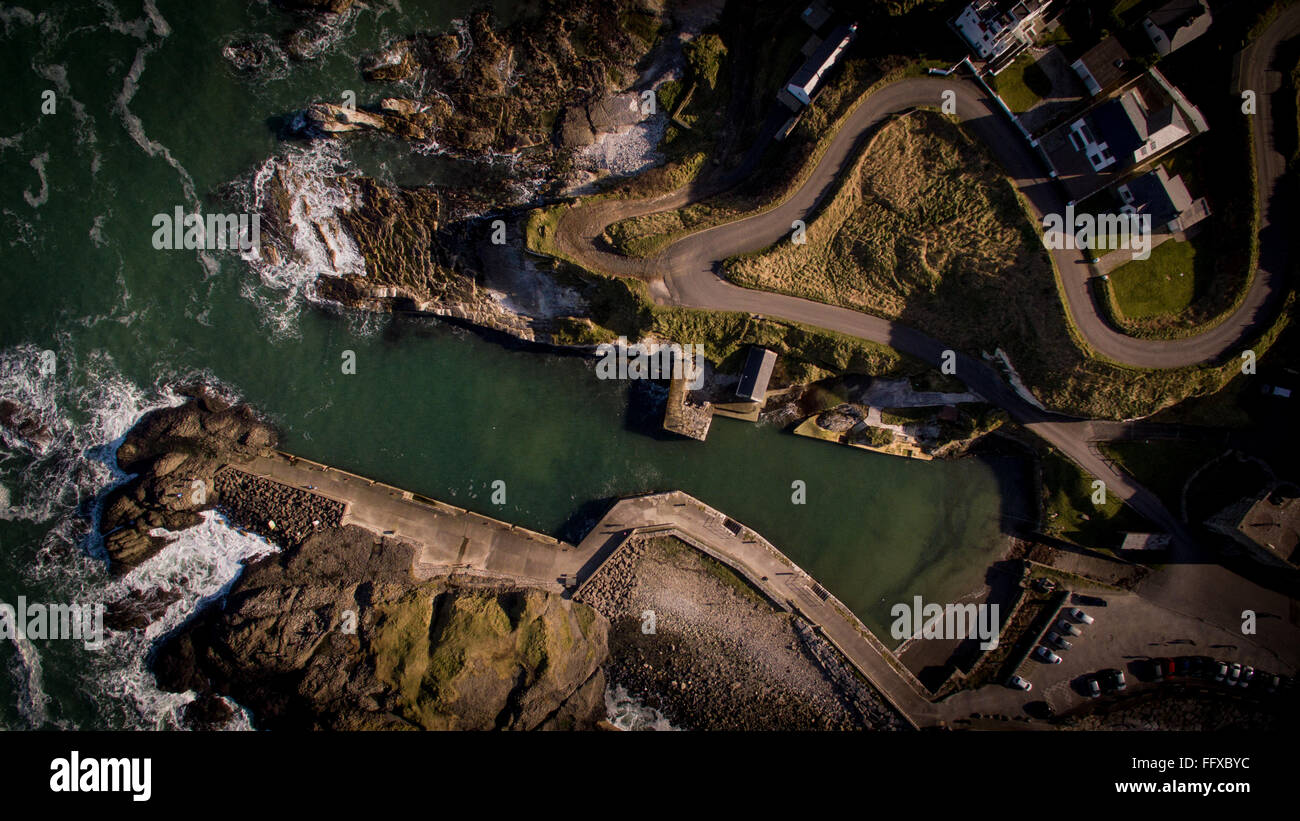 Las fotografías aéreas de Juego de Tronos ubicación del rodaje. Lordsport Puerto - Puerto de Ballintoy, Condado de Antrim, Irlanda del Norte Foto de stock