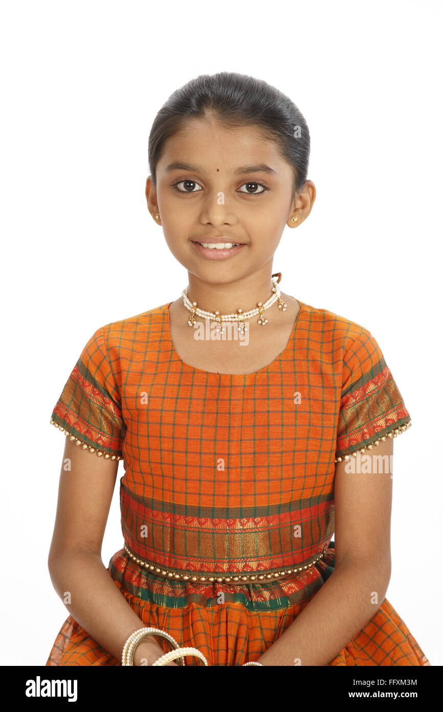 Los diez años de edad niña rural en bien vestidos MR#743C Foto de stock