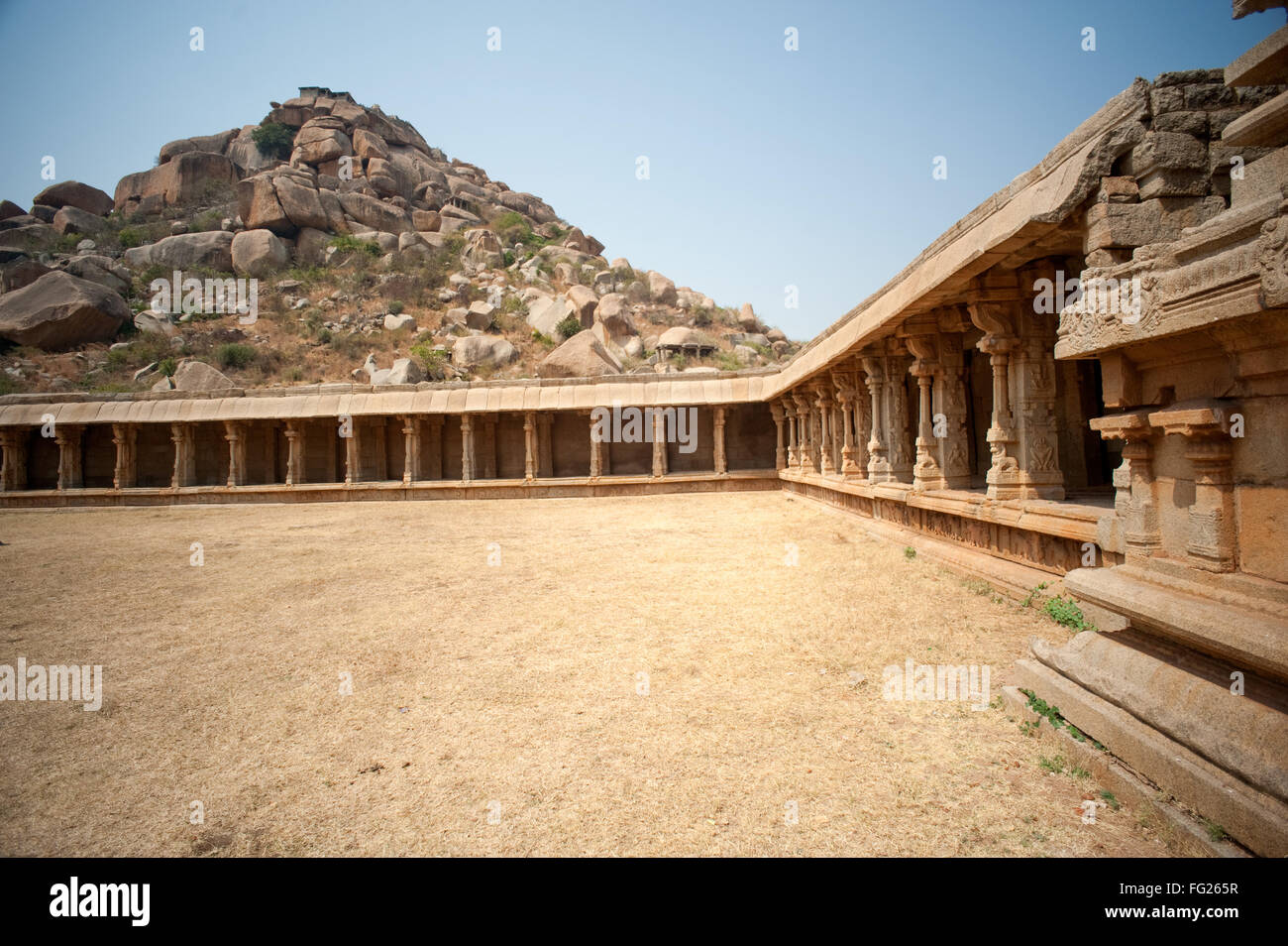 Y matanga Achyutaraya Temple Hill en Karnataka, India hampi ; ; Foto de stock