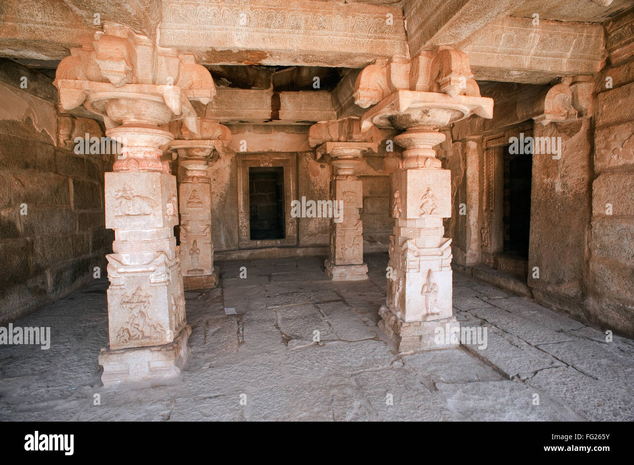 Interior del templo de Hampi achyutaraya ; ; ; Karnataka India Foto de stock