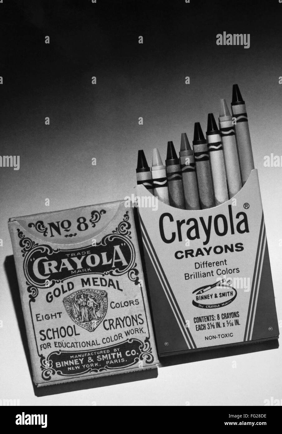 CRAYOLA crayones. /Nizquierda: Original caja de crayones Crayola, c1905. Derecha: caja de crayones Crayola, c1970. Foto de stock