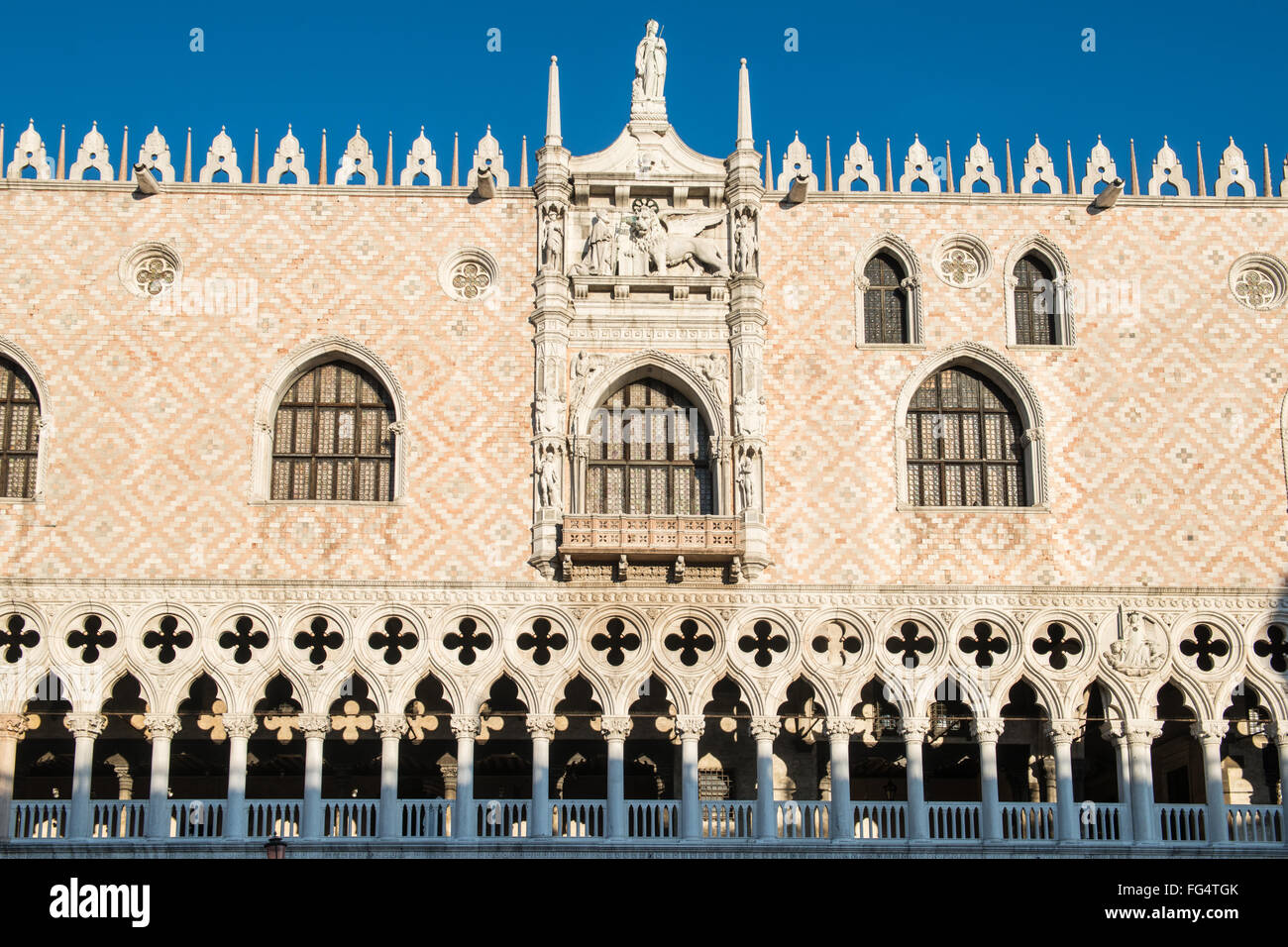 La Basílica de San Marcos en Venecia es la iglesia principal de la ciudad, la Catedral Metropolitana y el asiento del patriarca Foto de stock