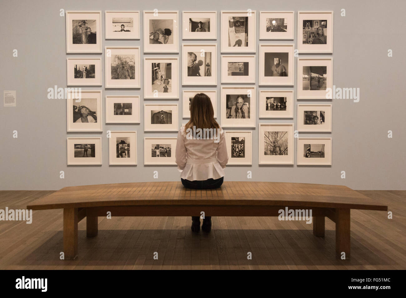 Londres, Reino Unido. 16 de febrero de 2016. Self-Portraits 1963-2009 por  Lee Friedlander. Vista previa de la nueva Tate Modern Exhibition actuando  para la Cámara que examina la relación entre fotografía y