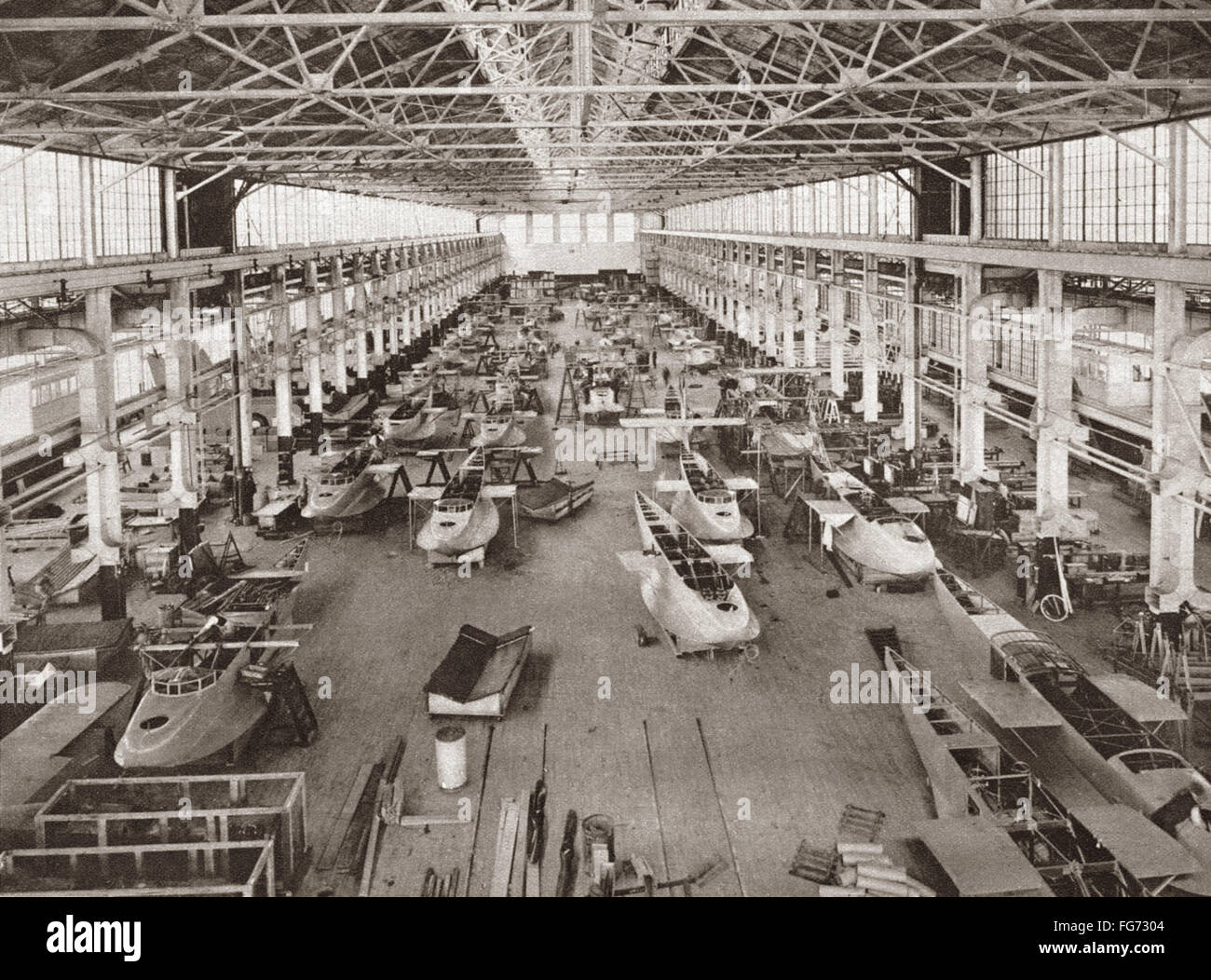 La I GUERRA MUNDIAL: los hidroaviones. /NSeaplanes siendo ensamblada en la Liga Isla Navy Yard en Filadelfia, Pennsylvania durante la I Guerra Mundial Fotografía, c1917. Foto de stock