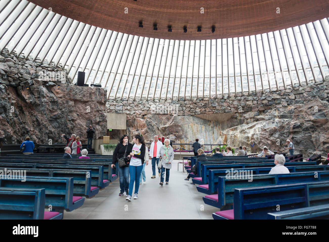 El interior de la roca, la Iglesia Luterana de Temppeliaukio Lutherinkatu, Helsinki, Uusimaa, Región, República de Finlandia Foto de stock