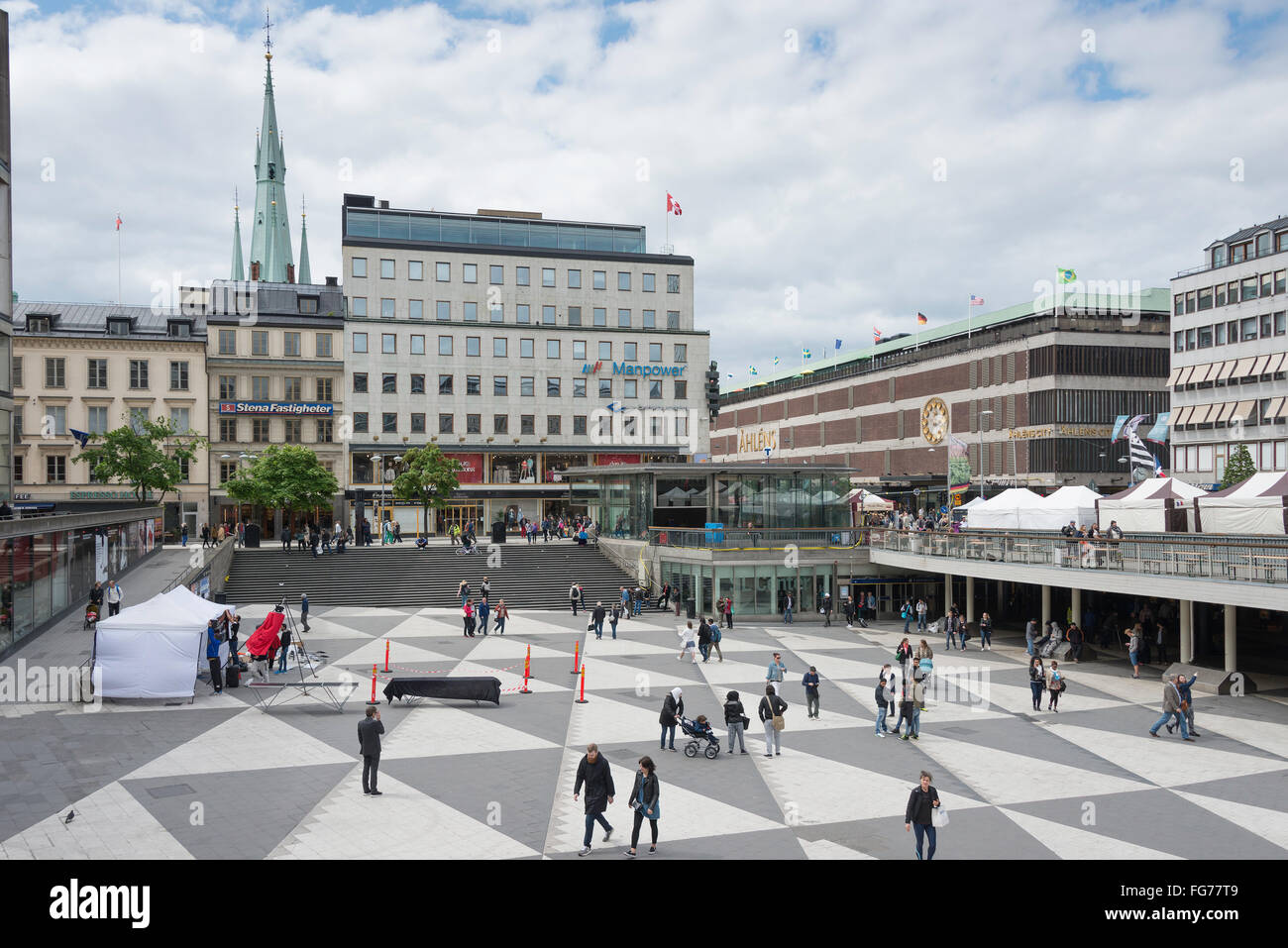 Sergels Torg plaza pública, distrito de Norrmalm, Estocolmo, Reino de Suecia Foto de stock