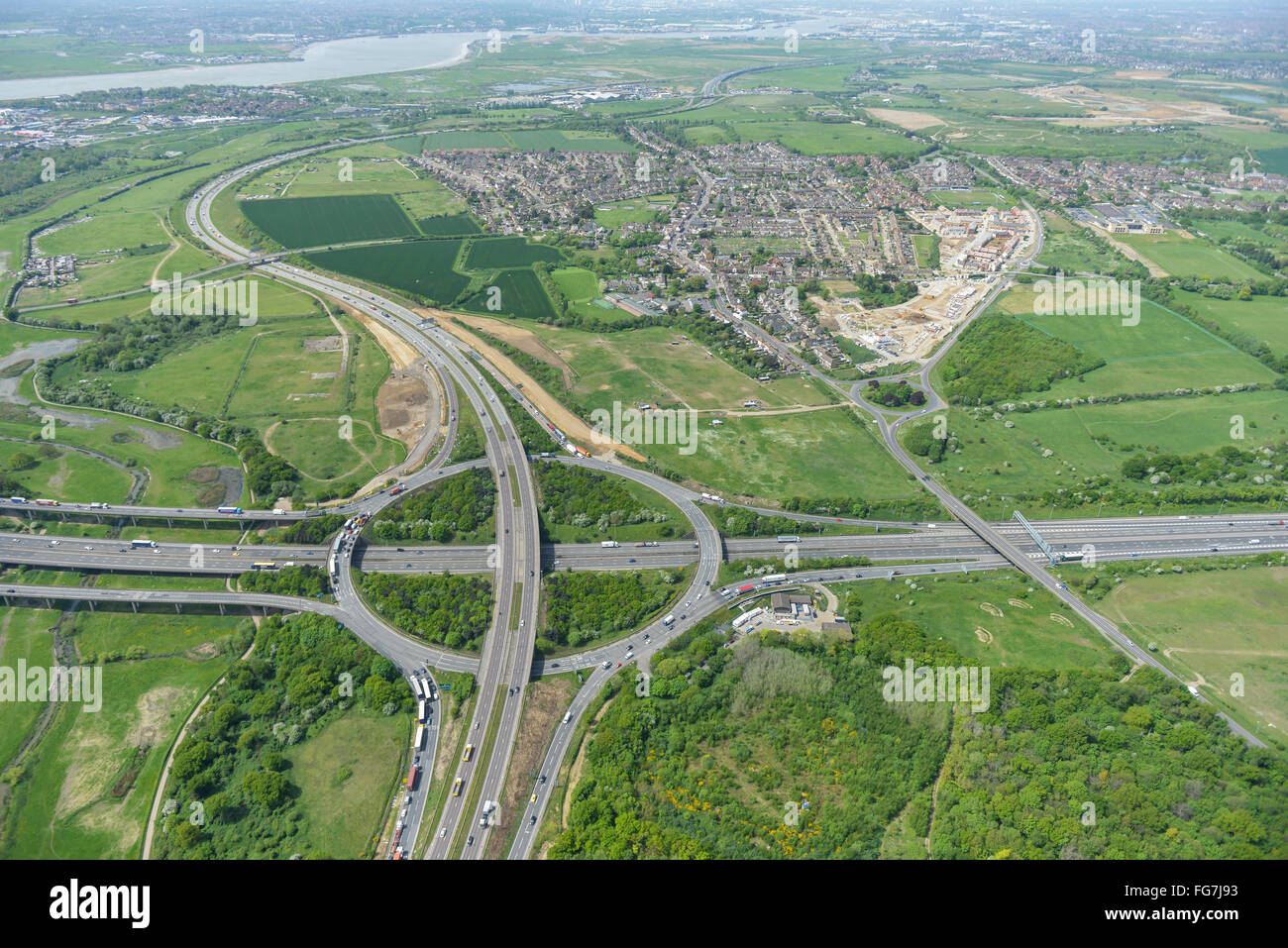 Una vista aérea de la intersección 30 de la M25. Foto de stock