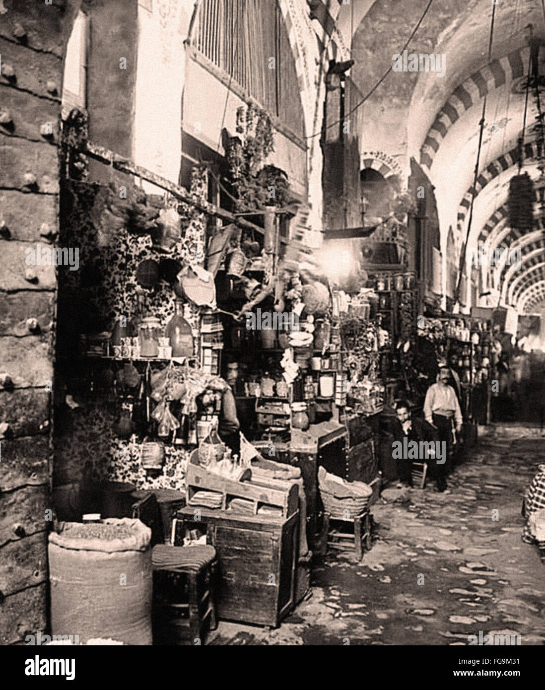 El Gran Bazar de Estambul de finales del siglo XIX. Foto de stock