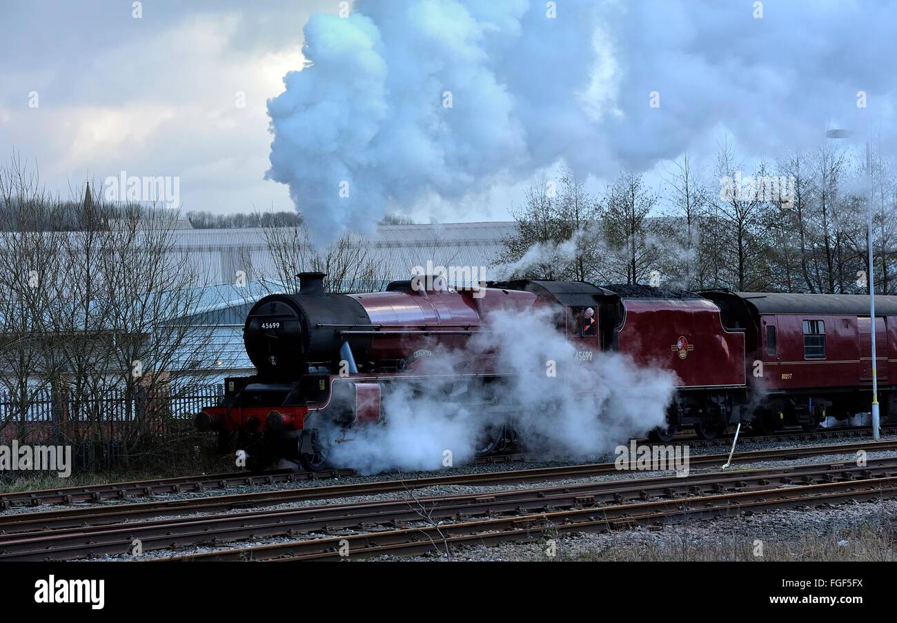 45699 Galatea llegando en Blackburn station - 16 de febrero Foto de stock