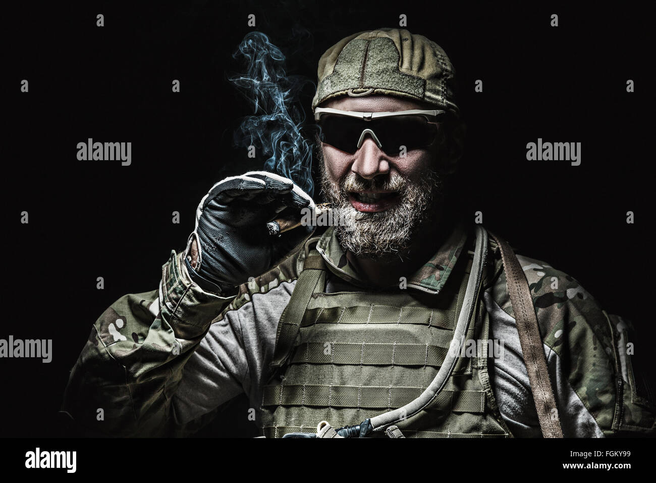 Soldado del Ejército de EE.UU. fumar Foto de stock