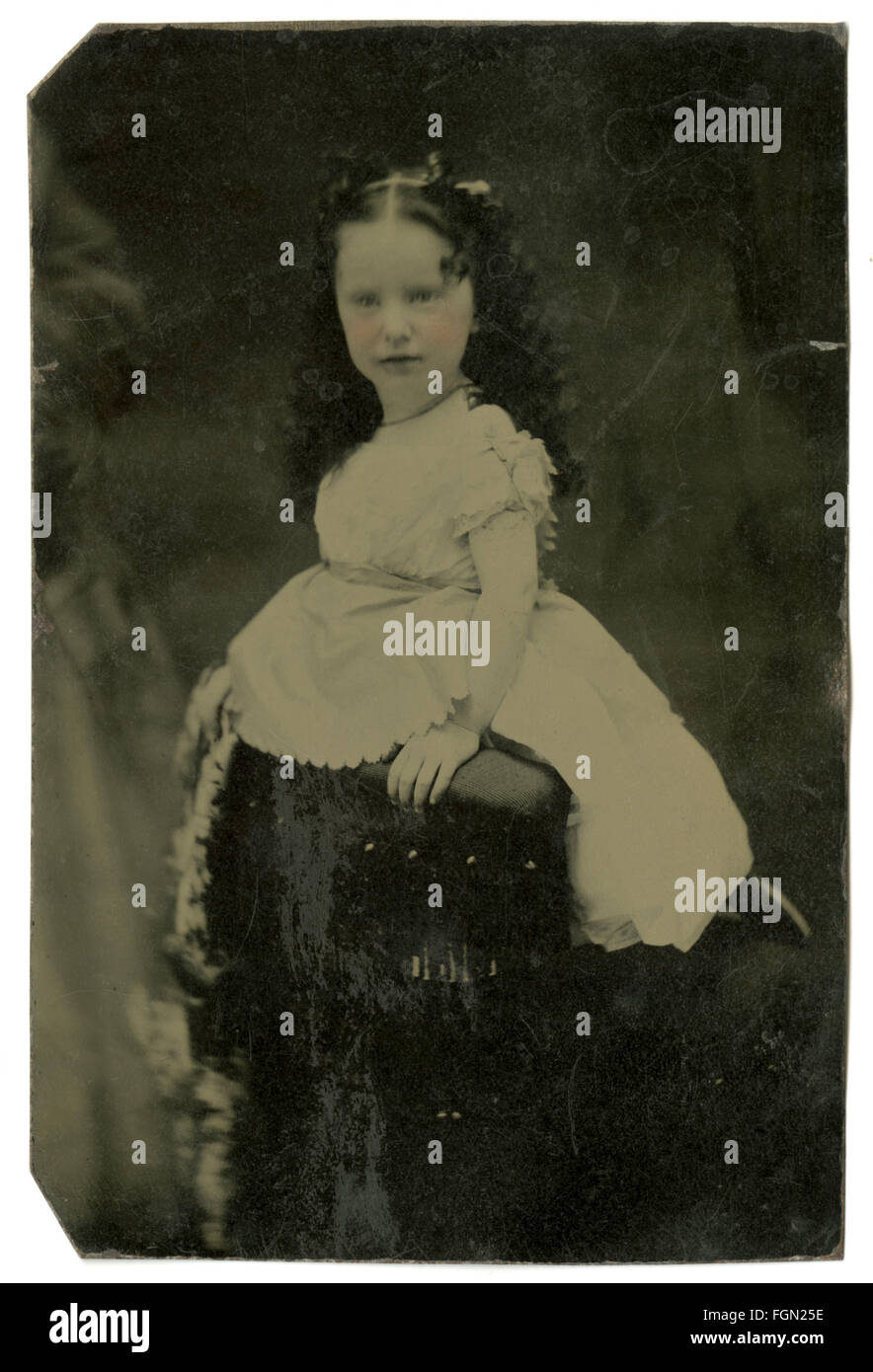 Circa 1860 tintype fotografía, joven edad 5-8 teñido con las mejillas sonrosadas. Fuente: IMAGEN TINTYPE ORIGINAL. Foto de stock
