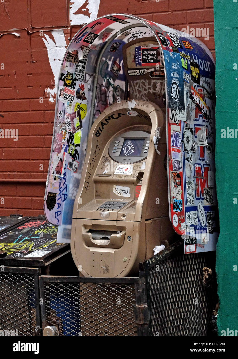 Stickers vandalism street fotografías e imágenes de alta resolución Alamy