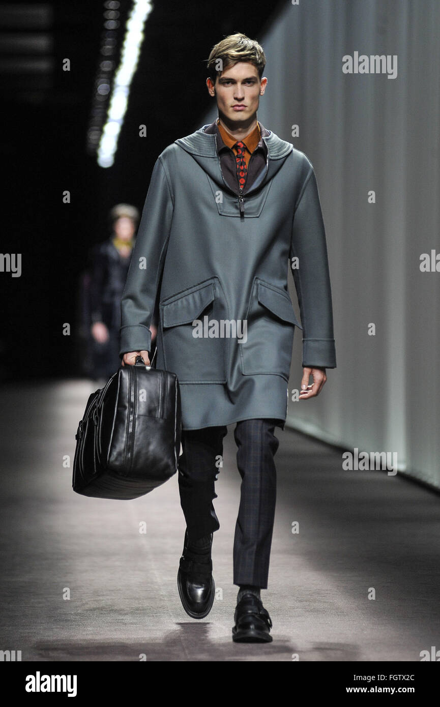 La Semana de la moda de Milán hombre otoño/invierno 2016/17 - Canali -  Pista donde: Milán, Italia cuando: 18 Jan 2016 Fotografía de stock - Alamy