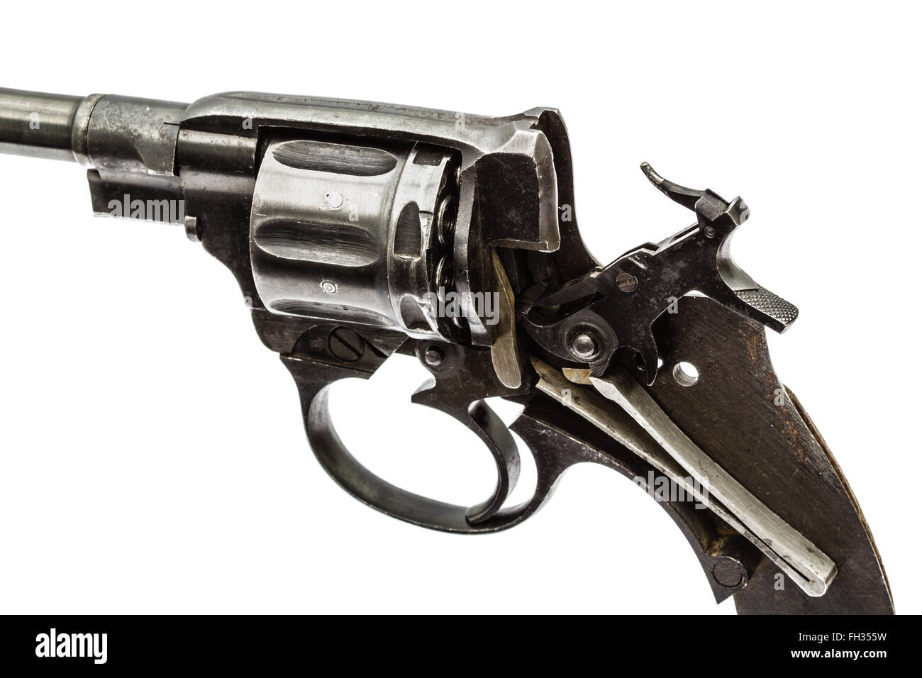 Desmontar el revólver, pistola mecanismo con el martillo torcido, aislado  sobre fondo blanco Fotografía de stock - Alamy