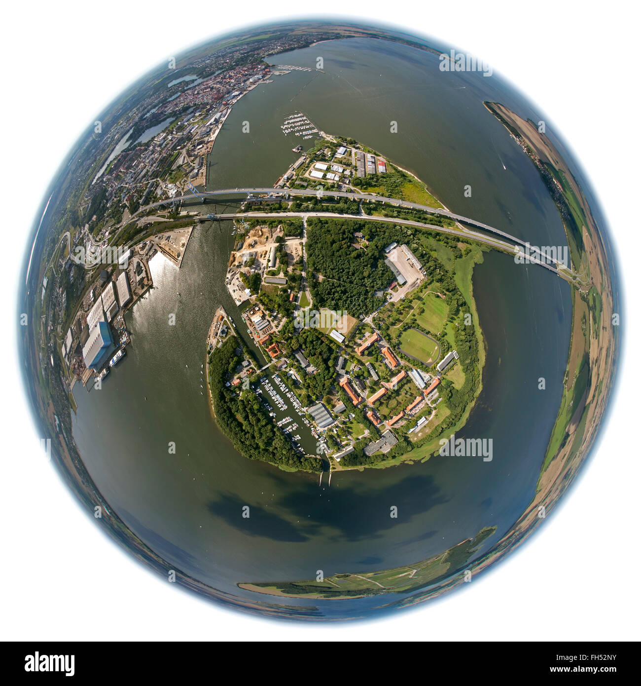 Vista aérea, Dänholm, Rügenbrücke, Puerto Dänholm, ladrillo grave puente, isla de Stralsund, Mar Báltico, Mecklemburgo-Pomerania Occidental, Foto de stock