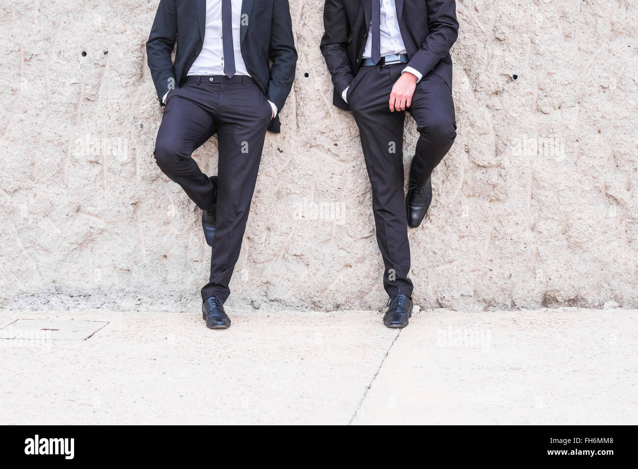 Compra Gris Plateado Trajes Para Hombre 2017 Trajes De Boda Para El  Esmoquin Del Novio Chaqueta + Pantalones + Chaleco Tres Piezas De Padrinos  De Boda Trajes Grandes Tamaños Regulares Barato 