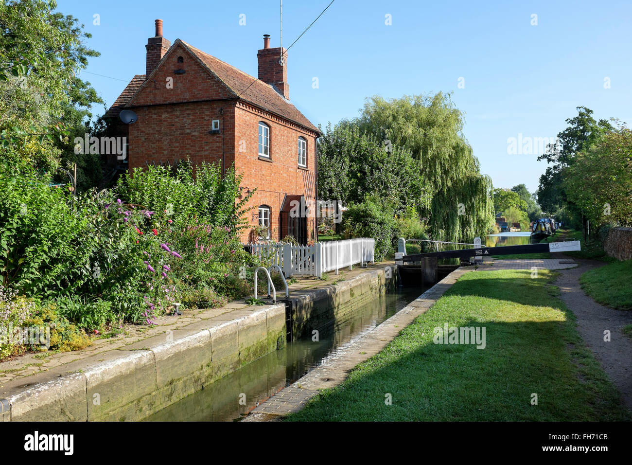 Bloqueo Cropredy nº 25, canal de Oxford, Oxford, Inglaterra Foto de stock