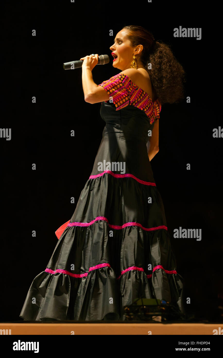 Vestido de oaxacan fotografías e imágenes de alta resolución - Alamy