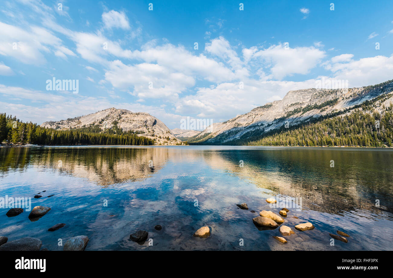 Lago de Tenaya, Parque Nacional Yosemite, California, EE.UU., América del Norte Foto de stock