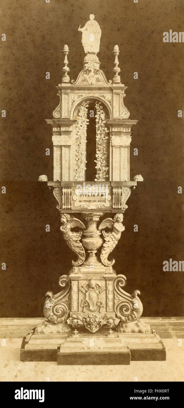 Artefacto artístico denominado después que el Papa Pío IX, en Roma, Italia Foto de stock