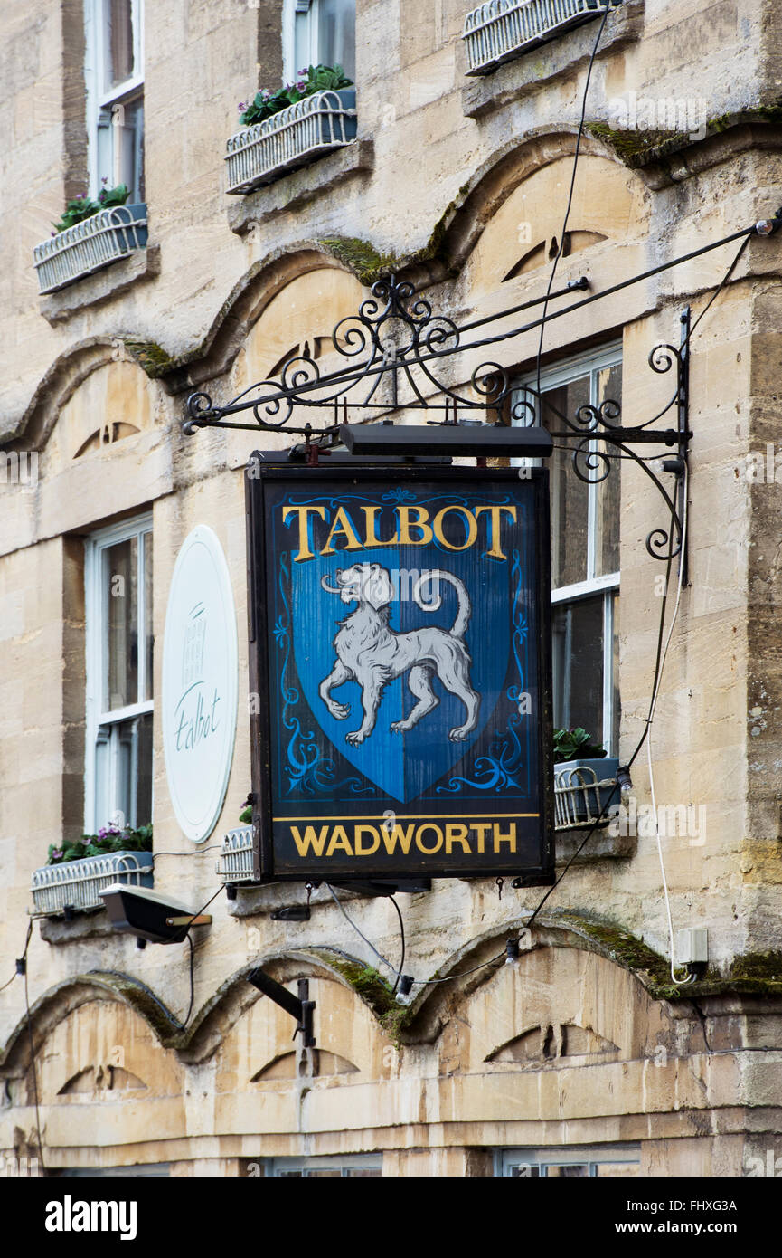 Hotel Talbot firmar, estibar en la Wold, Gloucestershire, Cotswolds, Inglaterra Foto de stock