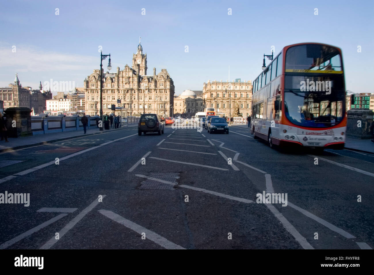 Edimburgo, Escocia, el 4 de marzo: el tráfico en la ciudad de Edimburgo en Escocia. El 4 de marzo de 2010 Foto de stock