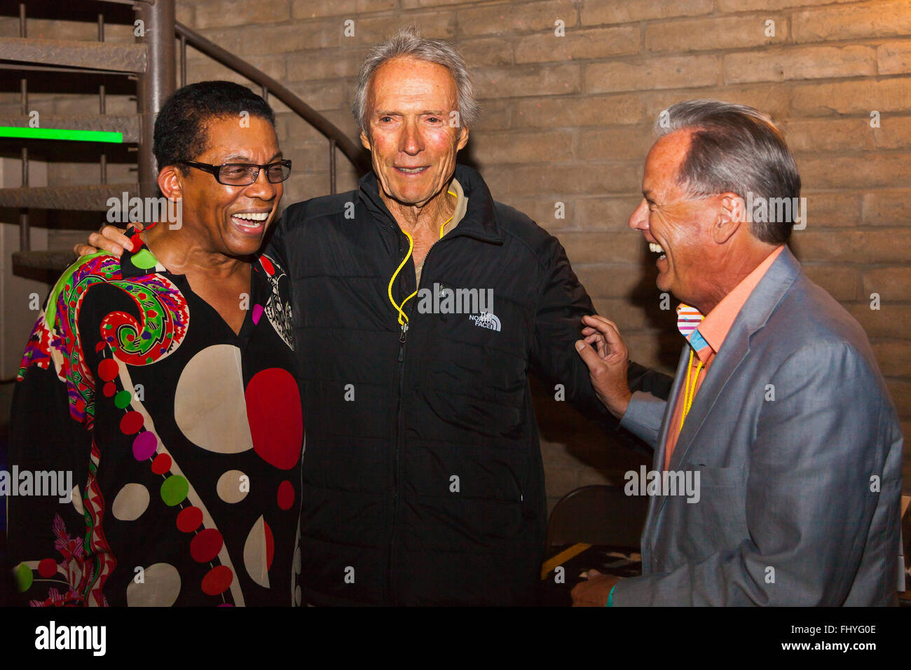 HERBIE HANCOCK backstage con Clint Eastwood y TIM Jackson en el Festival de Jazz de Monterey Foto de stock