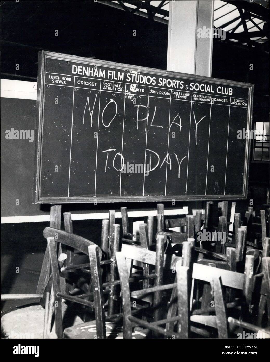 1956 - La muerte de Denham Film Studios: En Feb,24 el último capítulo en la  historia de Denham Film studios será escrita cuando su contenido final  serán vendidos en subasta. Se iln