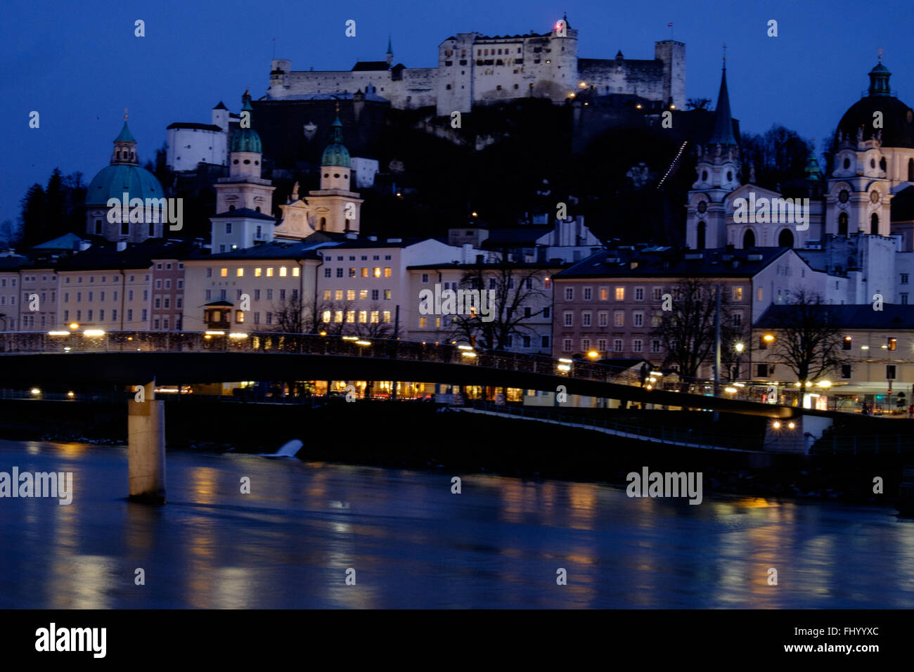 Escena nocturna Salzburgo Austria Foto de stock