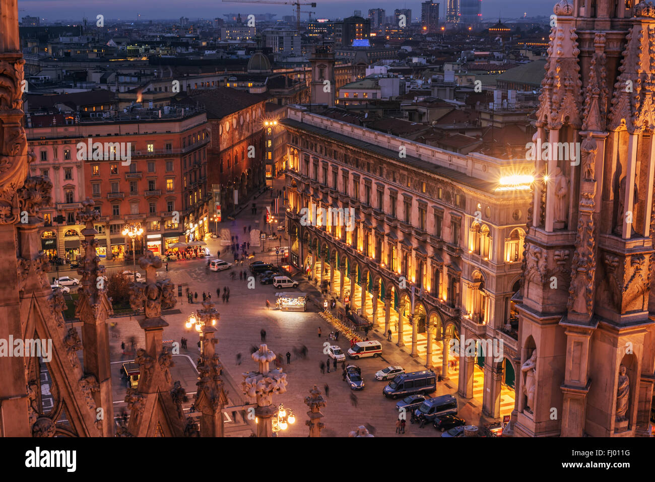 Milán, Italia: Vista aérea de la plaza de la Catedral, la Piazza del Duomo Foto de stock