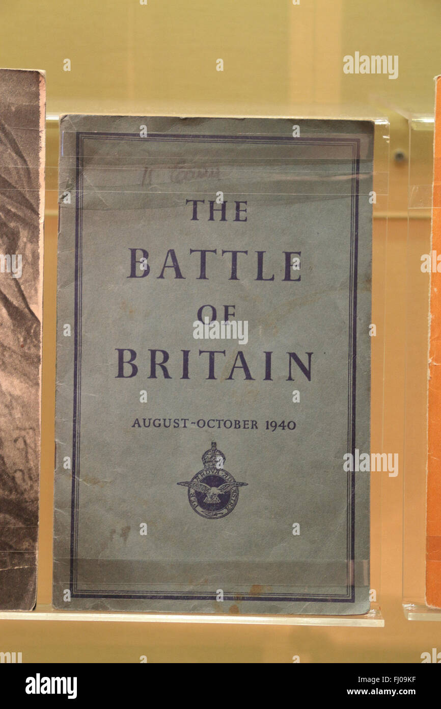 Folleto de información de tiempo de guerra del gobierno en la Batalla de Gran Bretaña, el Imperial War Museum North, Salford, Manchester, Reino Unido. Foto de stock