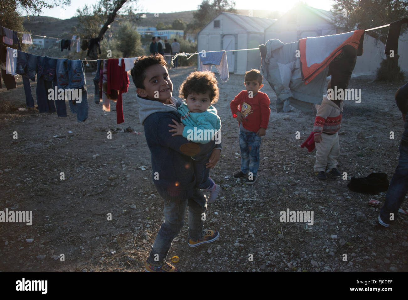 Los refugiados en el campamento de refugiados de Kara Tepe en Lesbos, Grecia Foto de stock