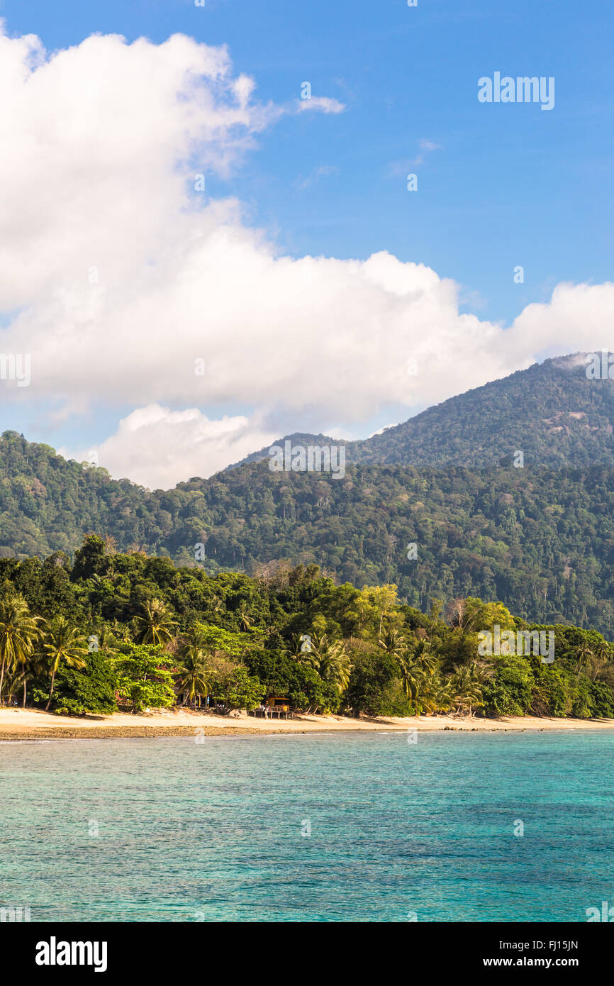La isla de Tioman es un sorprendente isla tropical en la costa oriental de la península de Malasia. Foto de stock