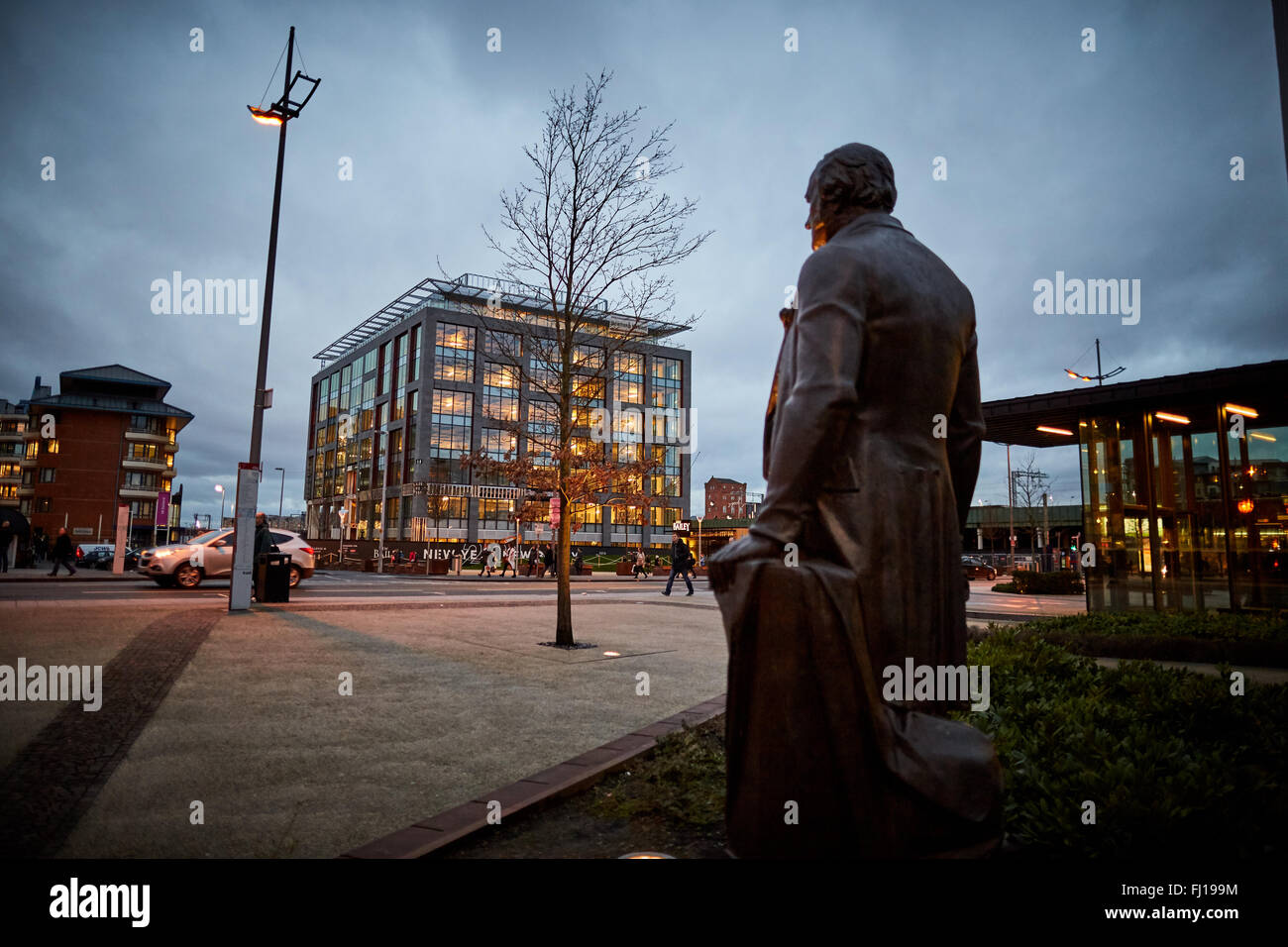 Lowry hotel 5 estrellas Salford enmarcado por Trinidad Puente de lujo de calidad bien pijo rico de clase alta corte encima del dinero GB UK Foto de stock